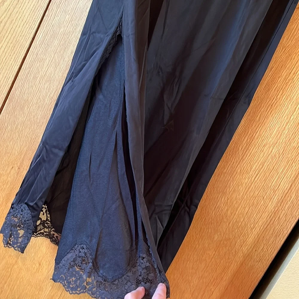 VINTAGE USA MADE Body Lites 30” Slip Size Large black lace trim long slit EUC - Picture 4 of 6